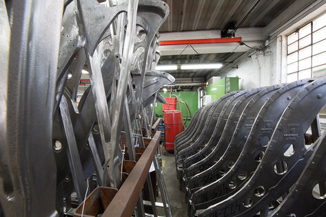 Ruwac industriezuiger DS2 zuigt metalen spaanders bij Steinway & Sons in Hamburg.
